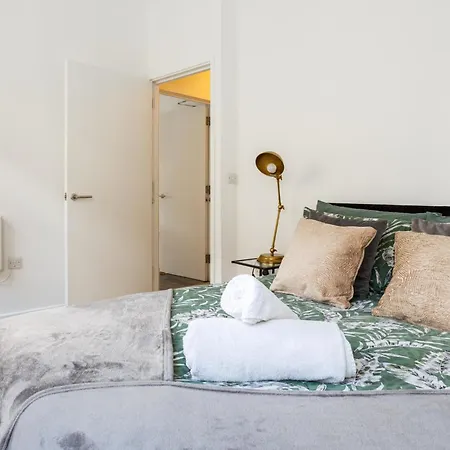 City-centric Living Cozy 1-bedroom