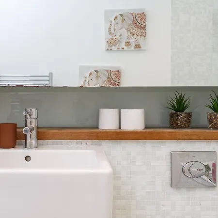 City-centric Living Cozy 1-bedroom Apartment